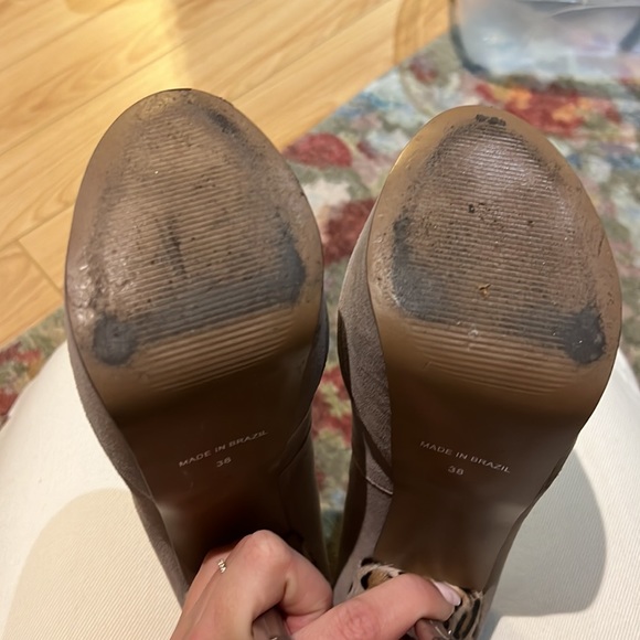 Carvela heels - Picture 3 of 3